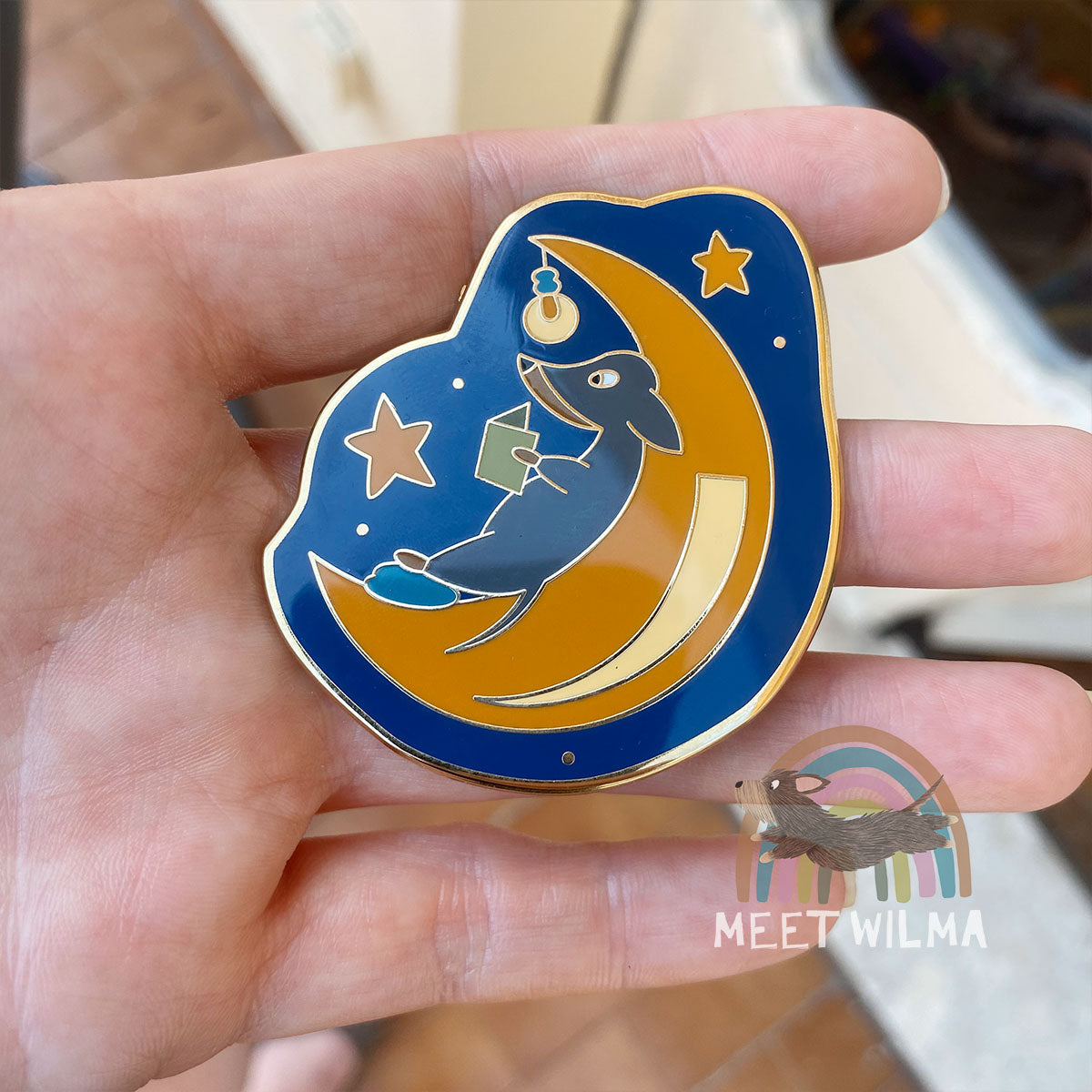 Enamel Pin "Bookworm" 🌙