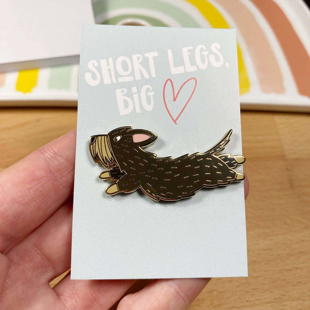 Enamel Pin "Wire Love"