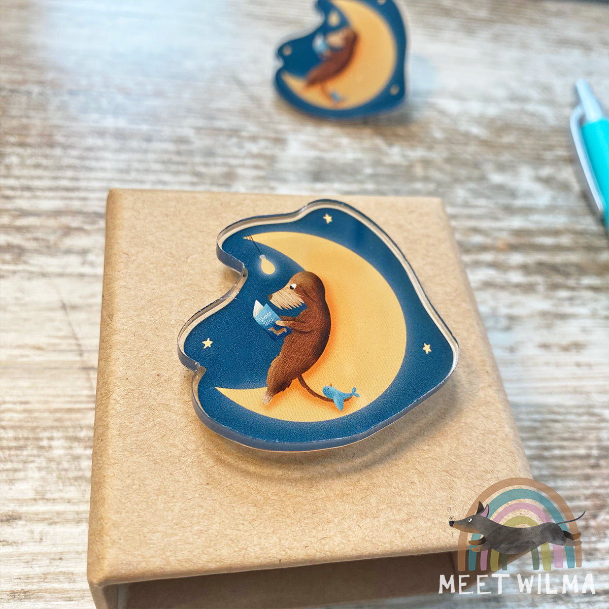 Acrylic Pin "Bookworm"